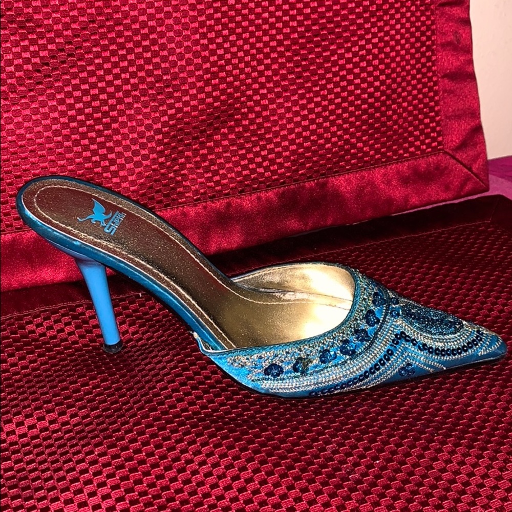 Tip toe pointed sandal shoes